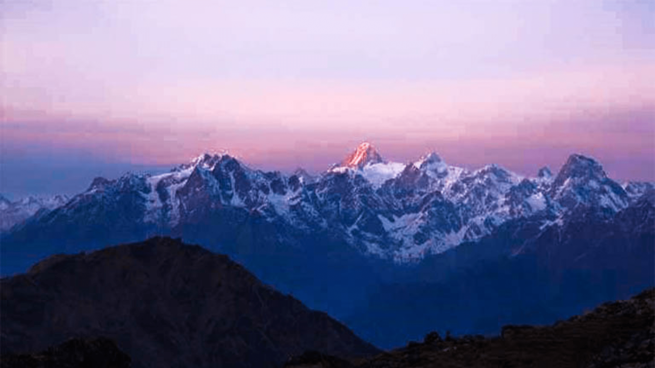 Chaukhamba Peaks: Majesty Unveiled