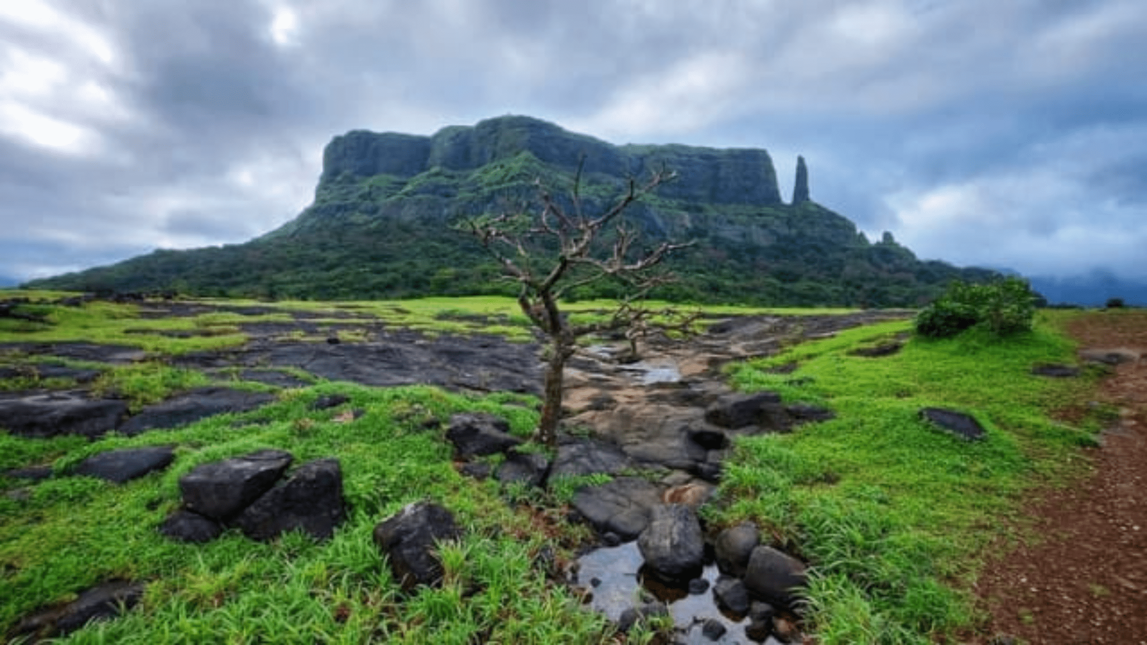 Jivdhan Fort: Unveiling History’s Enigmatic Citadel